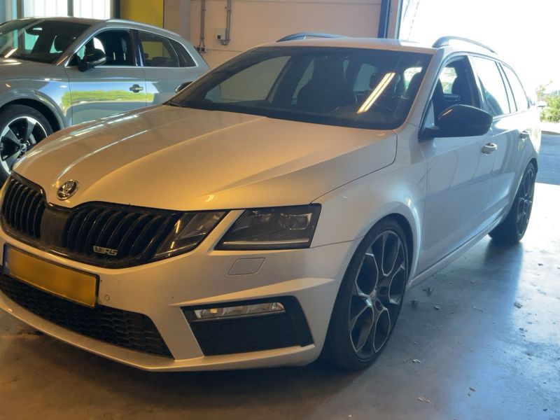 Skoda Octavia 2.0 TSI RS 245 2019 – снимка 1