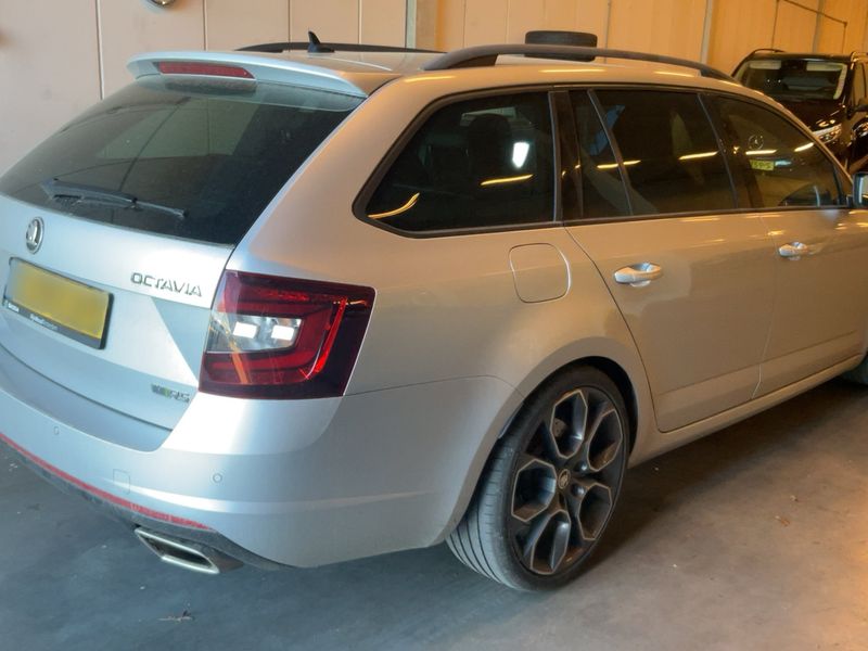 Skoda Octavia 2.0 TSI RS 245 2019 – снимка 8