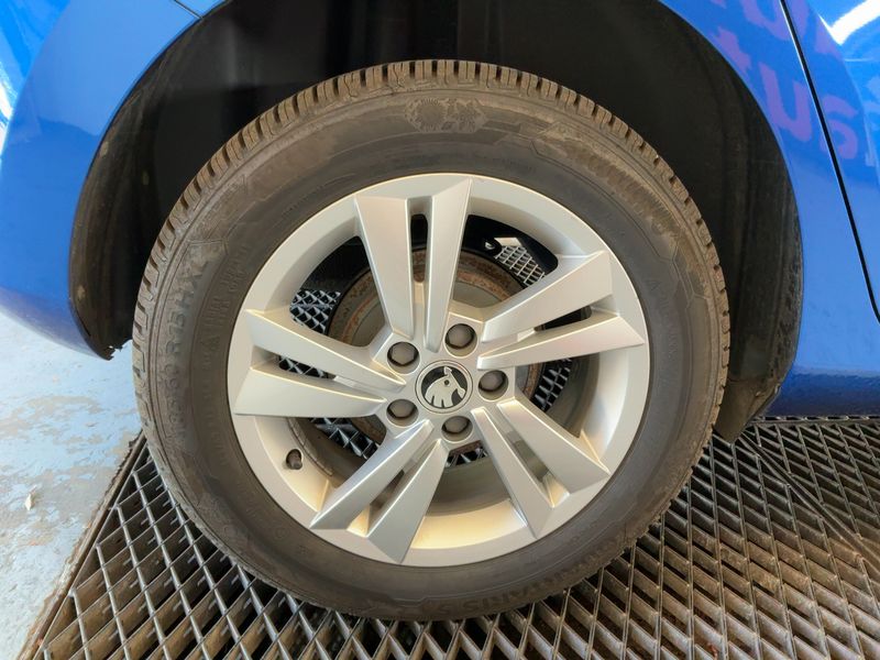 Skoda Fabia 1.0 MPI Ambition 2020 – снимка 9