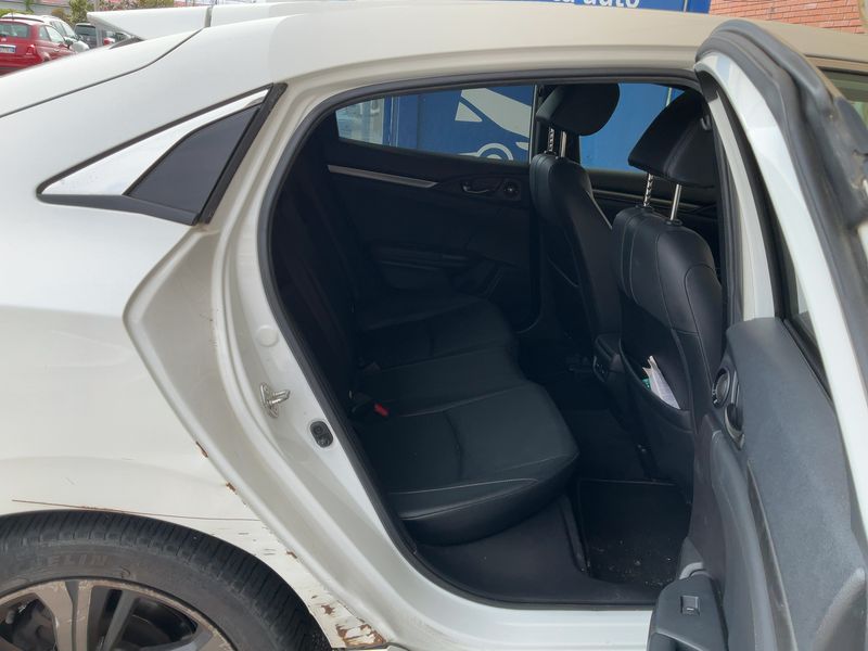 Honda Civic 1.0 VTEC Executive Premium 2018 – снимка 19