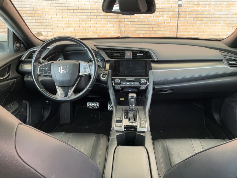 Honda Civic 1.0 VTEC Executive Premium 2018 – снимка 17