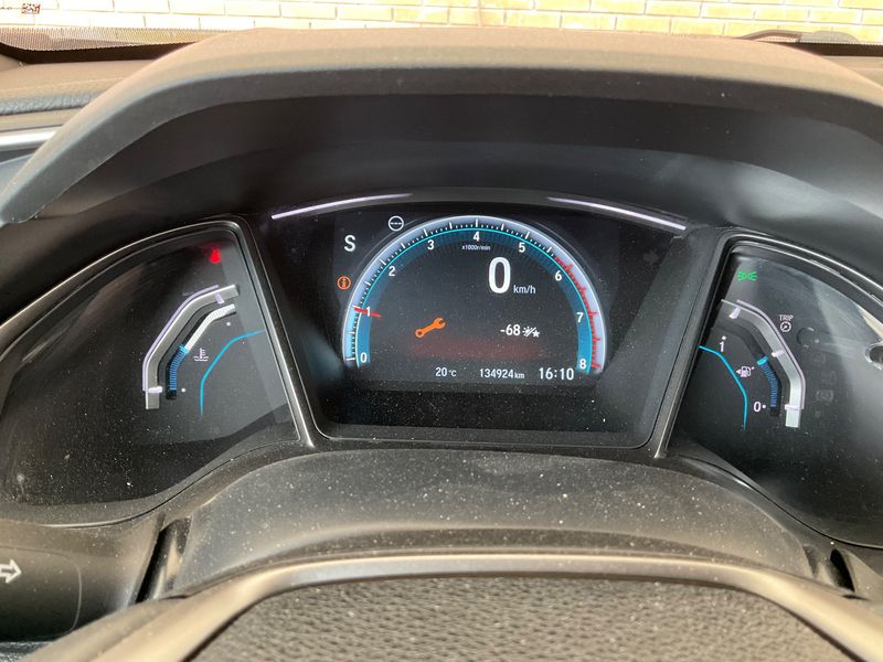 Honda Civic 1.0 VTEC Executive Premium 2018 – снимка 18