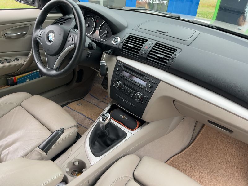 BMW 1er 118i 2010 – снимка 17