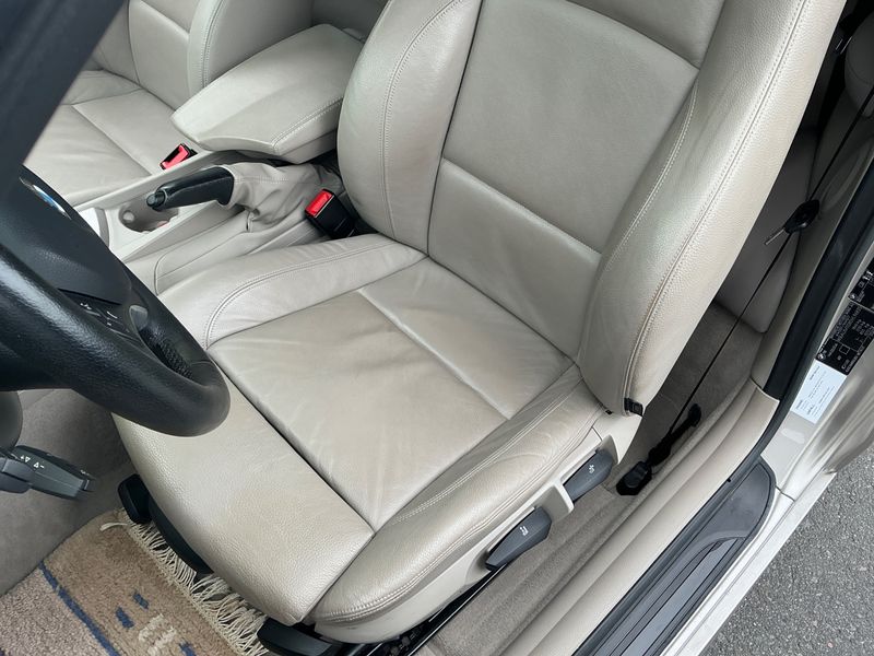BMW 1er 118i 2010 – снимка 23