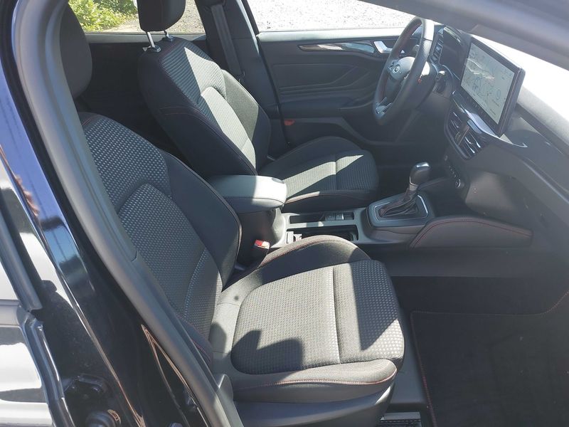 Ford Focus 1.0 EcoBoost Mild-Hybrid ST-Line X 2024 – снимка 10