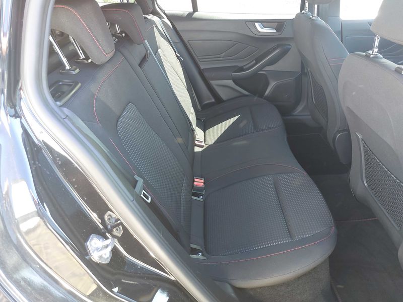 Ford Focus 1.0 EcoBoost Mild-Hybrid ST-Line X 2024 – снимка 14