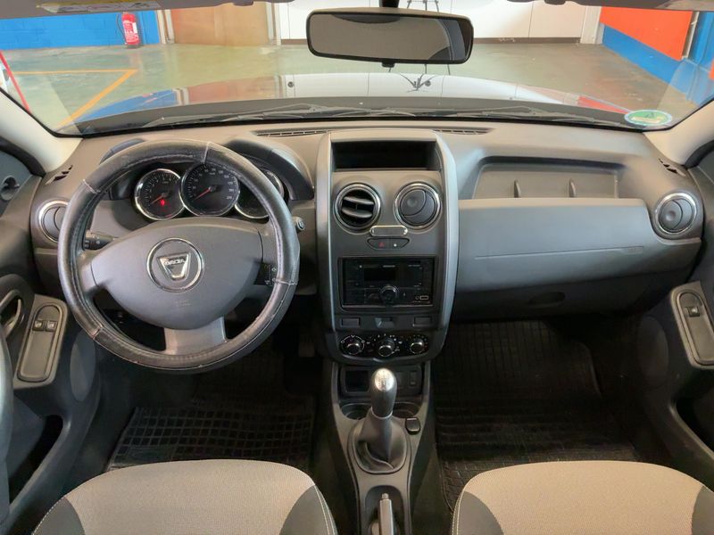 Dacia Duster 1.6 Ice 4x2 2015 – снимка 17