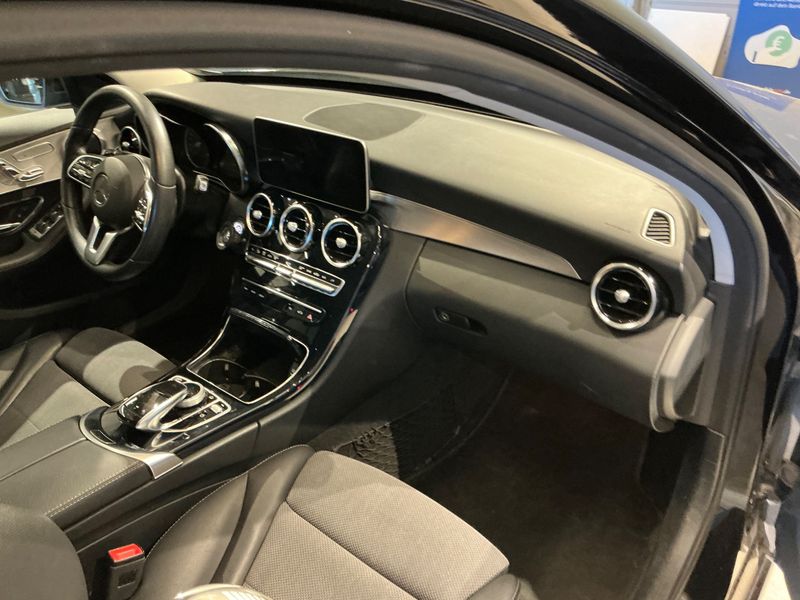 Mercedes-Benz C-Klasse C 200 d T Avantgarde 2019 – снимка 22
