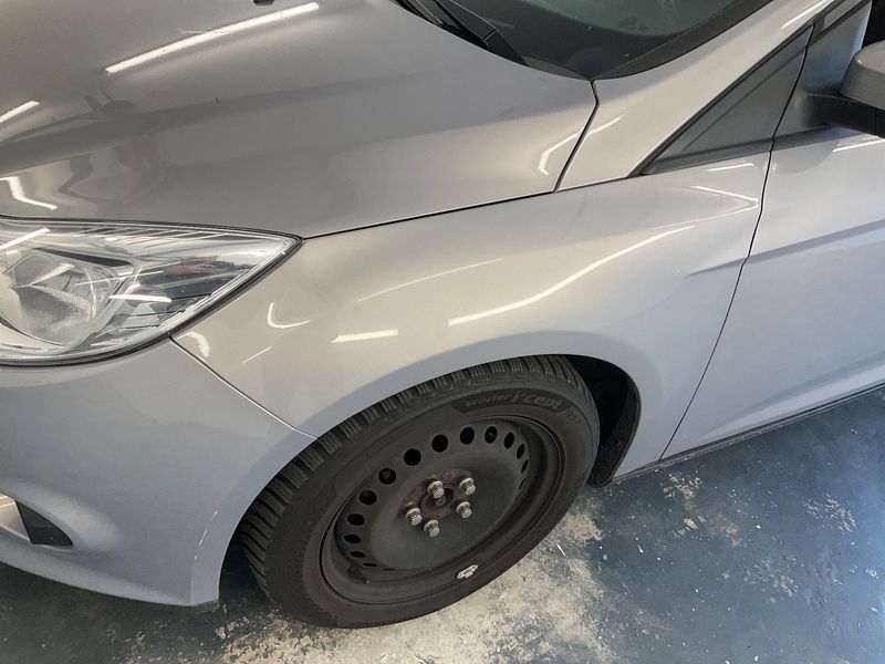 Ford Focus 1.6 Ti-VCT SYNC Edition 2014 – снимка 30
