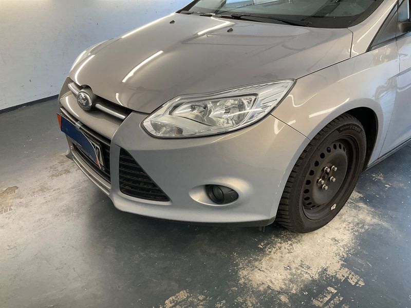 Ford Focus 1.6 Ti-VCT SYNC Edition 2014 – снимка 51