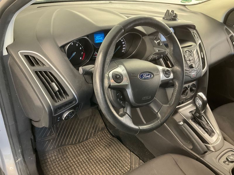 Ford Focus 1.6 Ti-VCT SYNC Edition 2014 – снимка 34