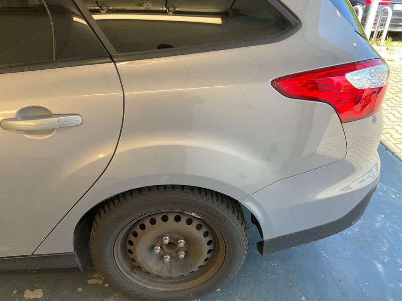 Ford Focus 1.6 Ti-VCT SYNC Edition 2014 – снимка 29