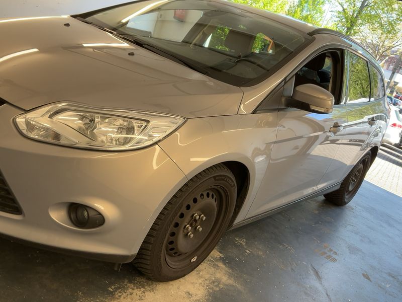 Ford Focus 1.6 Ti-VCT SYNC Edition 2014 – снимка 2