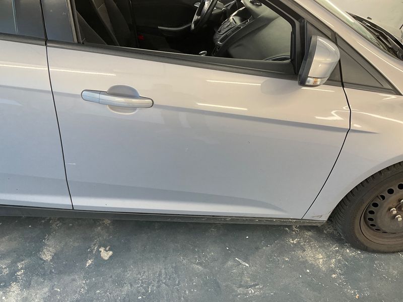Ford Focus 1.6 Ti-VCT SYNC Edition 2014 – снимка 25