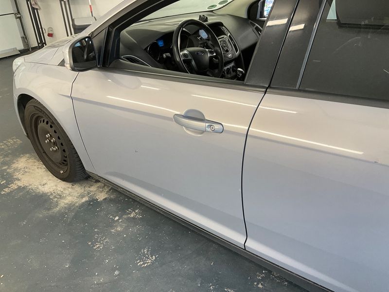 Ford Focus 1.6 Ti-VCT SYNC Edition 2014 – снимка 27
