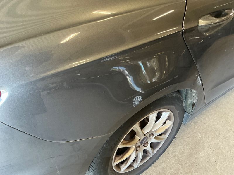 Ford Mondeo 1.6 TDCi Titanium 2015 – снимка на щета