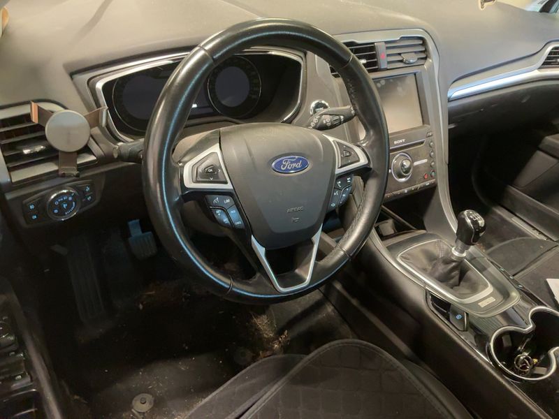 Ford Mondeo 1.6 TDCi Titanium 2015 – снимка 12