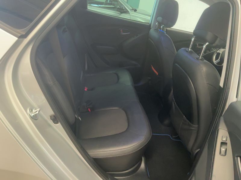 Hyundai ix35 1.7 CRDi XPossible 2WD 2015 – снимка 19