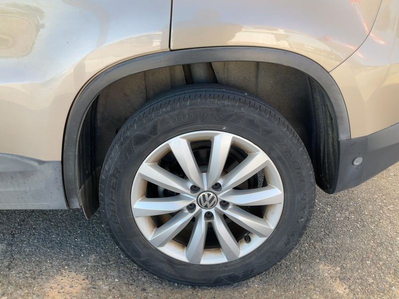 Volkswagen Tiguan 2.0 TDI T1 BlueMotion Tech 2012 – снимка 5