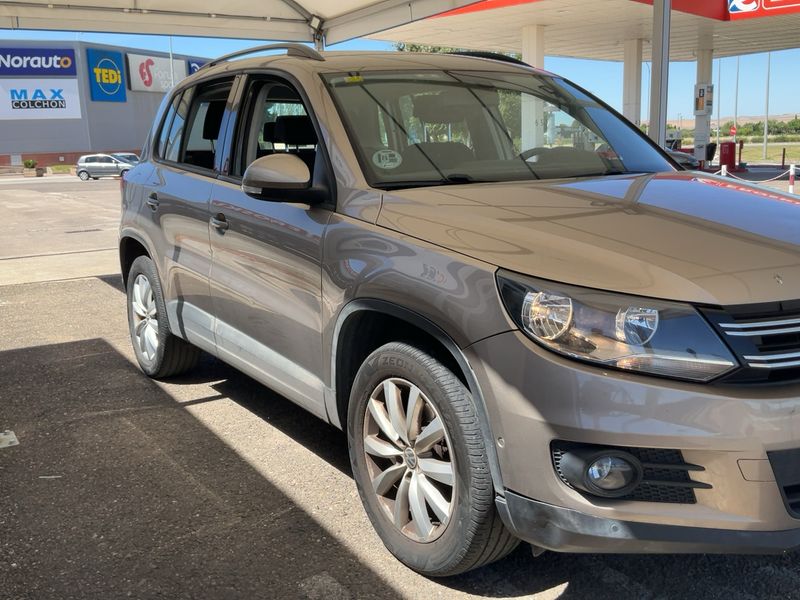 Volkswagen Tiguan 2.0 TDI T1 BlueMotion Tech 2012 – снимка 12