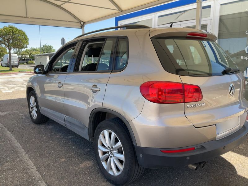 Volkswagen Tiguan 2.0 TDI T1 BlueMotion Tech 2012 – снимка 6