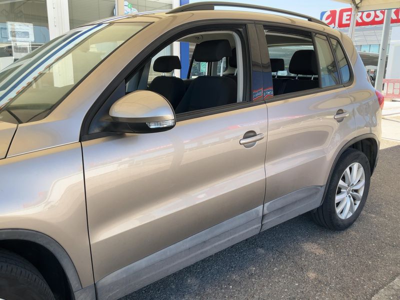 Volkswagen Tiguan 2.0 TDI T1 BlueMotion Tech 2012 – снимка 4