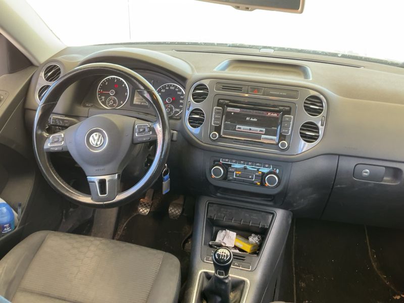 Volkswagen Tiguan 2.0 TDI T1 BlueMotion Tech 2012 – снимка 17