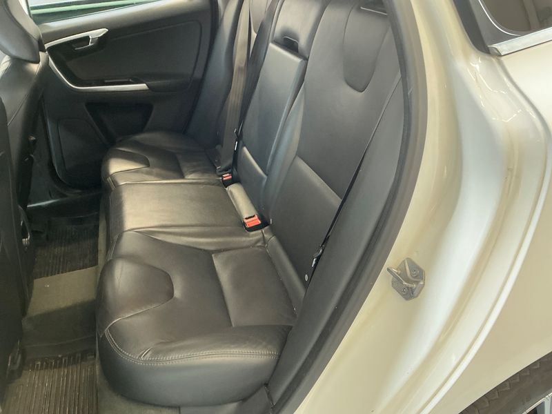 Volvo XC60 2.0 D3 Summum 2WD 2017 – снимка 44