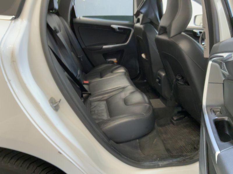 Volvo XC60 2.0 D3 Summum 2WD 2017 – снимка 19