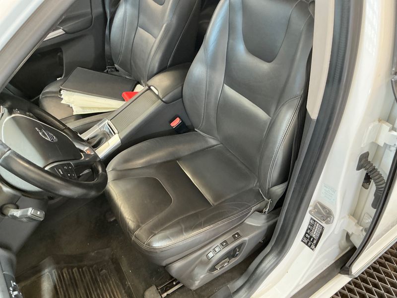 Volvo XC60 2.0 D3 Summum 2WD 2017 – снимка 30