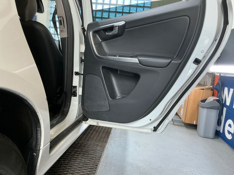 Volvo XC60 2.0 D3 Summum 2WD 2017 – снимка 45