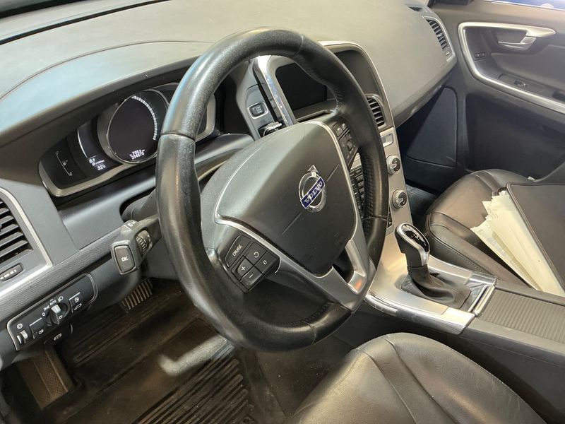 Volvo XC60 2.0 D3 Summum 2WD 2017 – снимка 31