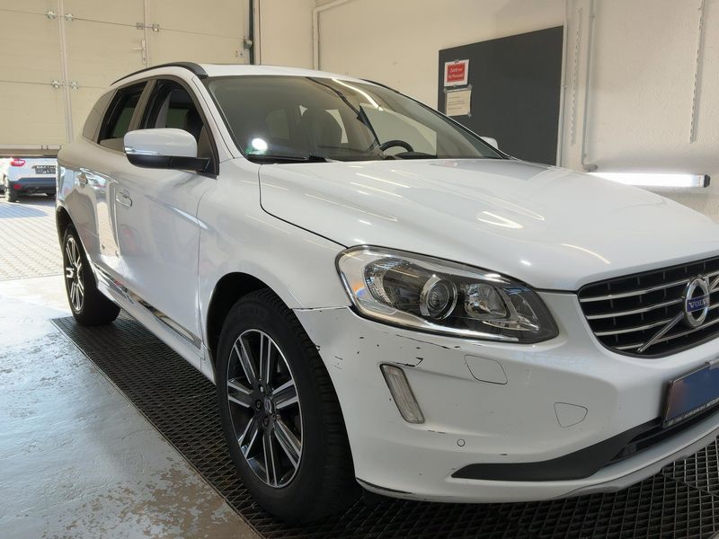 Volvo XC60 2.0 D3 Summum 2WD 2017 – снимка 12
