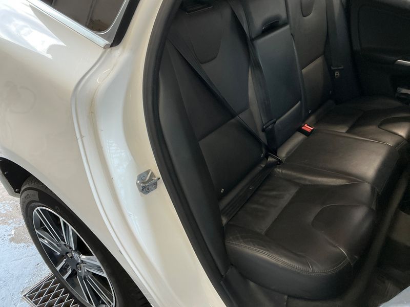 Volvo XC60 2.0 D3 Summum 2WD 2017 – снимка 46