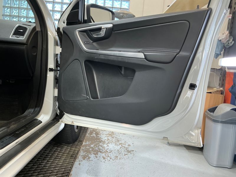 Volvo XC60 2.0 D3 Summum 2WD 2017 – снимка 47