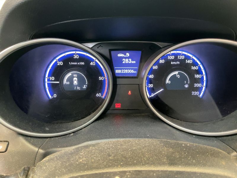 Hyundai ix35 2.0 CRDi Premium AWD 2012 – снимка 18