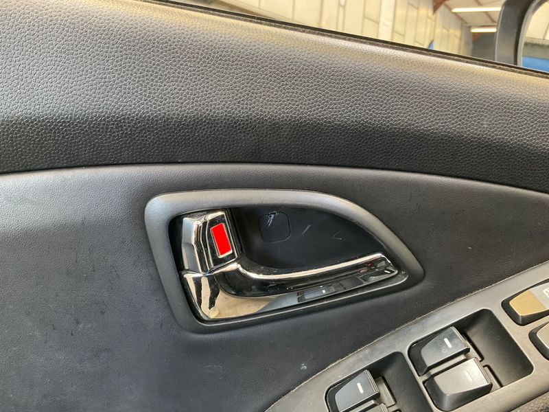Hyundai ix35 2.0 CRDi Premium AWD 2012 – снимка 46