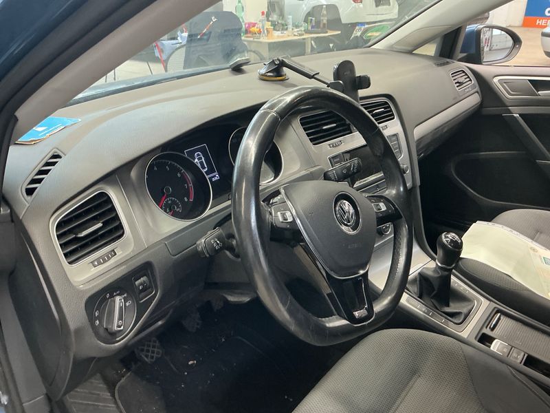 Volkswagen Golf VII 1.2 TSI Comfortline BlueMotion Tech 2014 – снимка 30