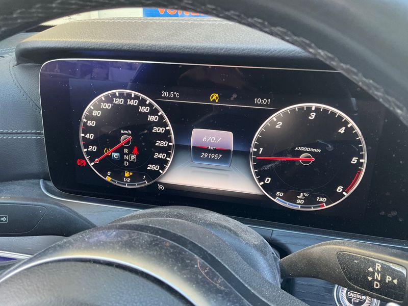 Mercedes-Benz E-Klasse E 220 d AMG Line 2019 – снимка 18