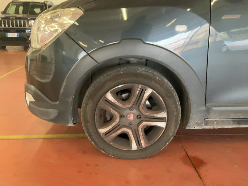 Dacia Lodgy 1.5 Blue dCi SL Xplore 2019 – снимка на щета