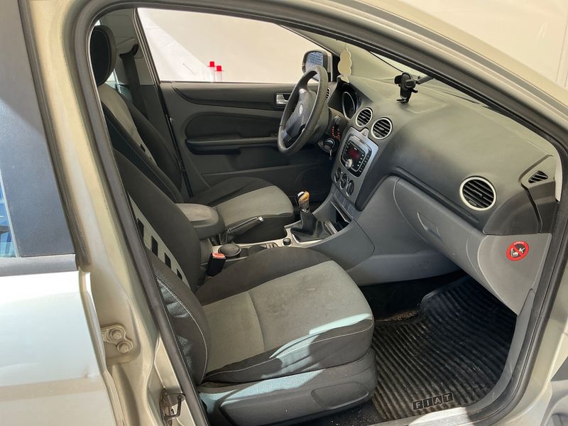 Ford Focus 1.6 TDCi Ikon 2010 – снимка 3