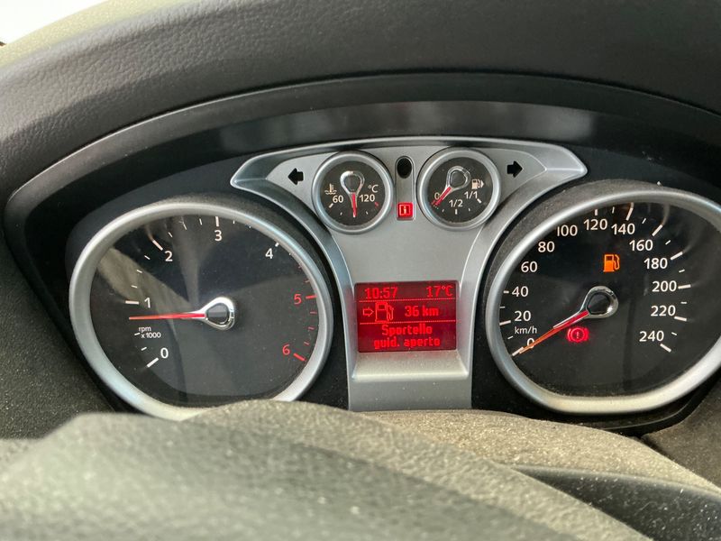 Ford Focus 1.6 TDCi Ikon 2010 – снимка 4