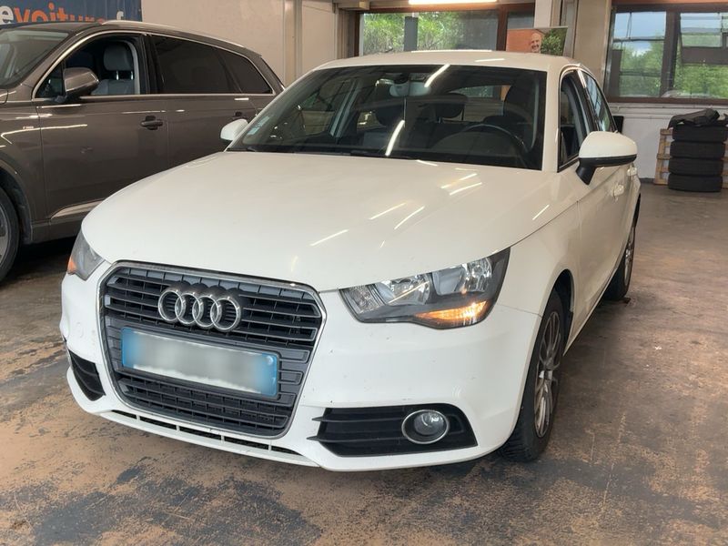 Audi A1 Sportback 1.6 TDI Ambiente 2014 – снимка 1
