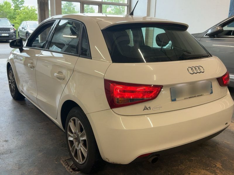 Audi A1 Sportback 1.6 TDI Ambiente 2014 – снимка 6
