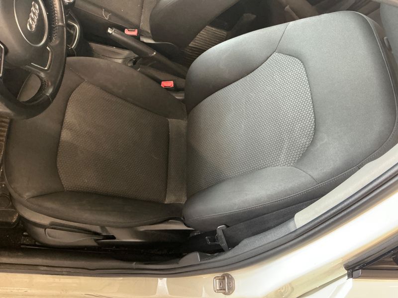 Audi A1 Sportback 1.6 TDI Ambiente 2014 – снимка 25