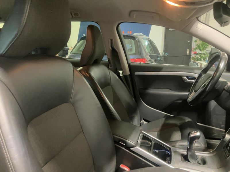 Volvo V70 2.0 D3 Momentum 2015 – снимка 17