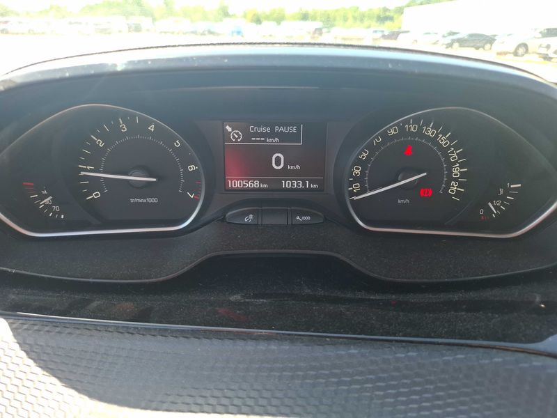 Peugeot 208 1.2 PureTech Allure 2018 – снимка 12