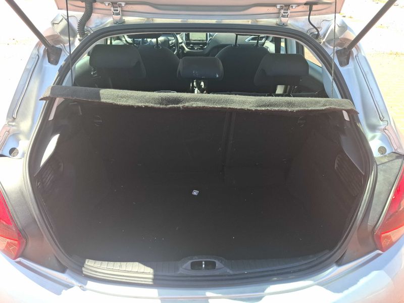 Peugeot 208 1.2 PureTech Allure 2018 – снимка 9