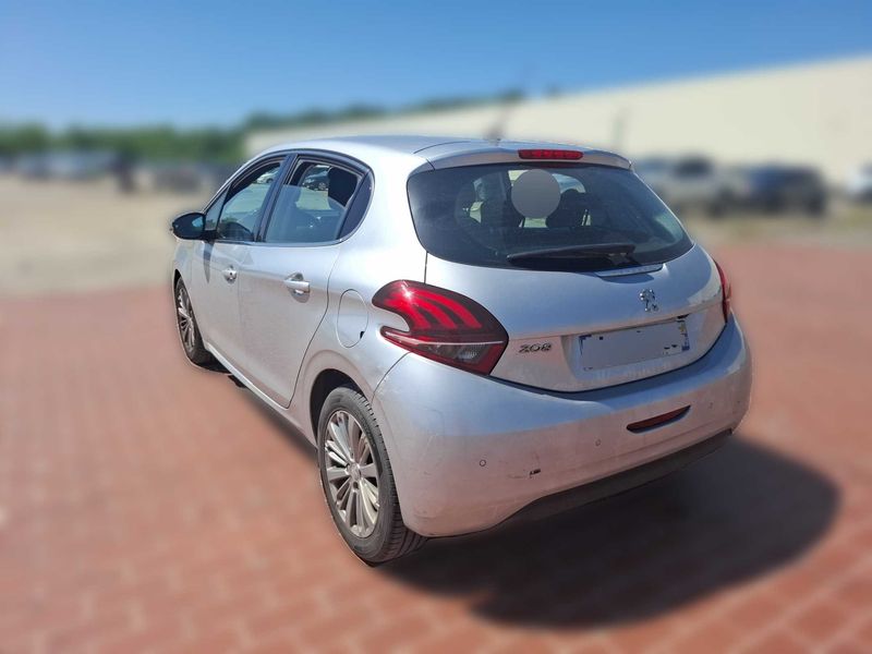 Peugeot 208 1.2 PureTech Allure 2018 – снимка 3