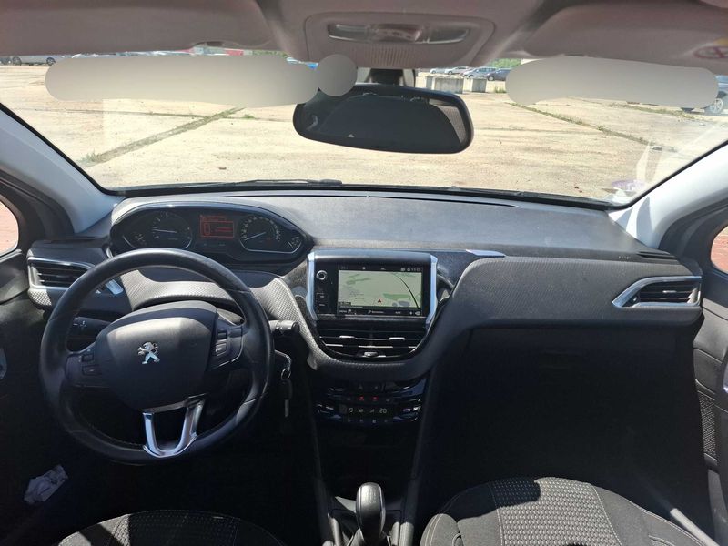 Peugeot 208 1.2 PureTech Allure 2018 – снимка 11